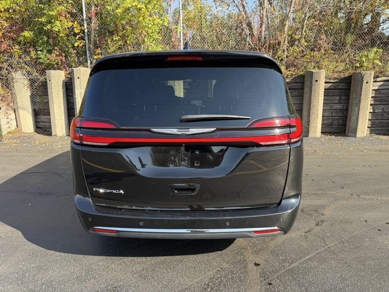 Chrysler Pacifica Select 2025