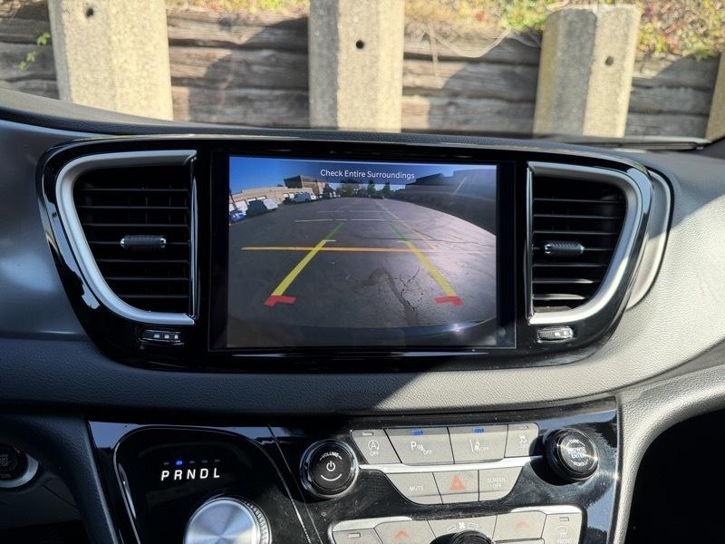 Chrysler Pacifica Select 2025