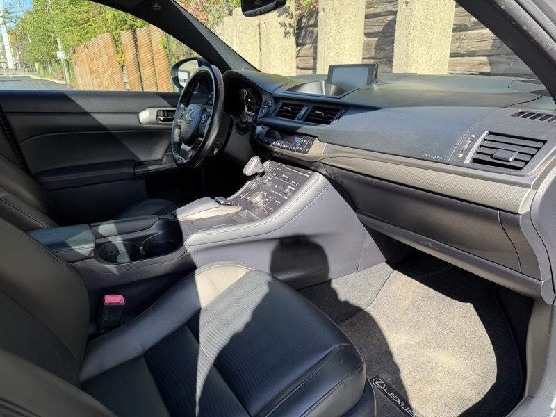 Lexus CT 200h Base 2015