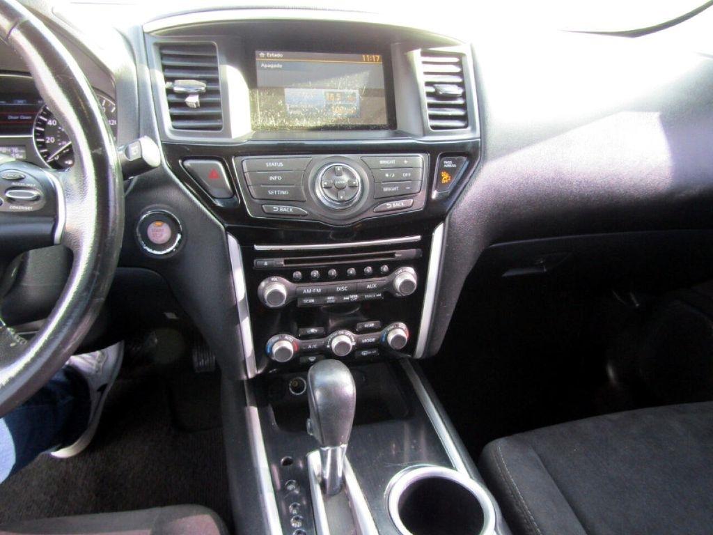Nissan Pathfinder 4WD 4dr SV 2014