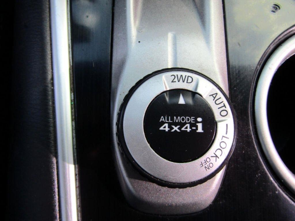 Nissan Pathfinder 4WD 4dr SV 2014