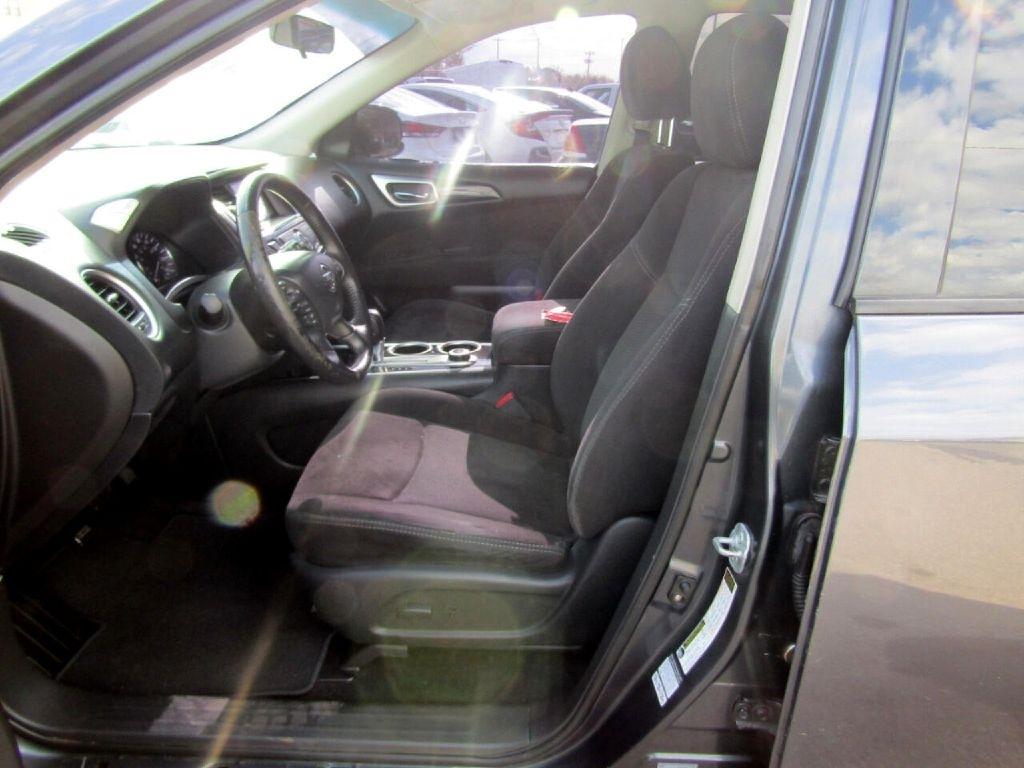 Nissan Pathfinder 4WD 4dr SV 2014