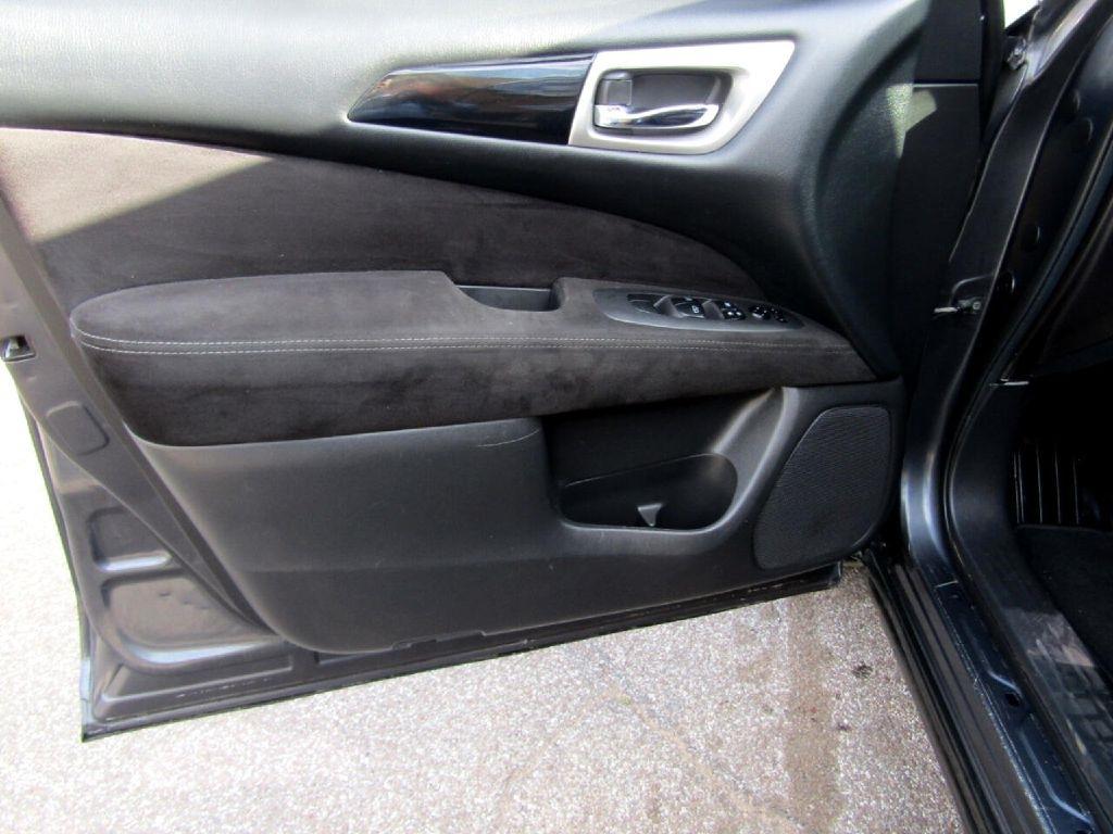 Nissan Pathfinder 4WD 4dr SV 2014