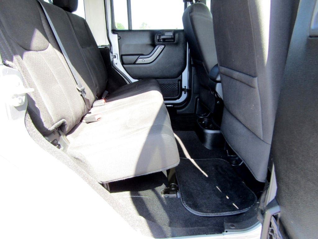 Jeep Wrangler Unlimited Sport 4WD 2017