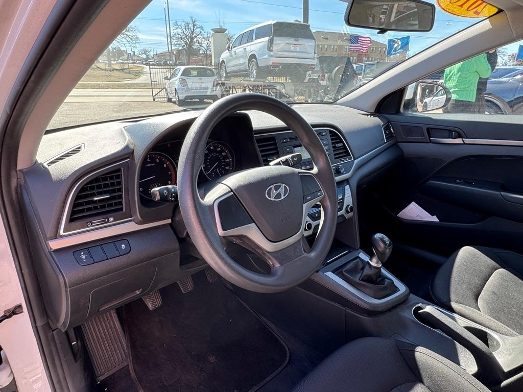 Hyundai Elantra SE 6AT 2018
