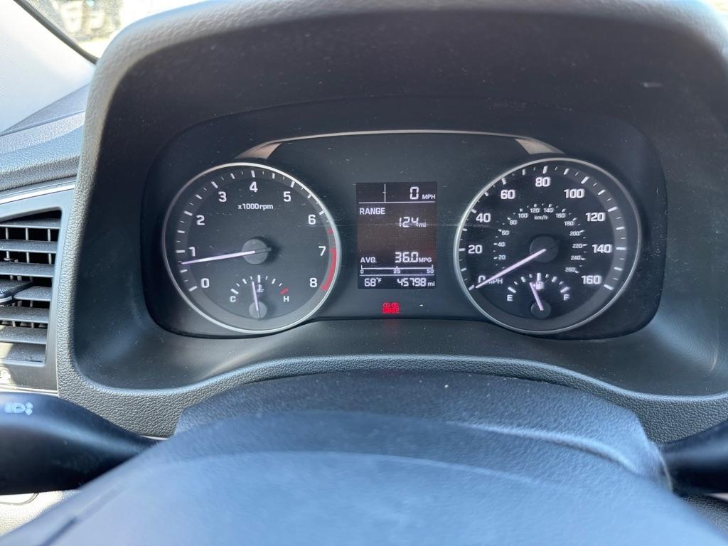 Hyundai Elantra SE 6AT 2018