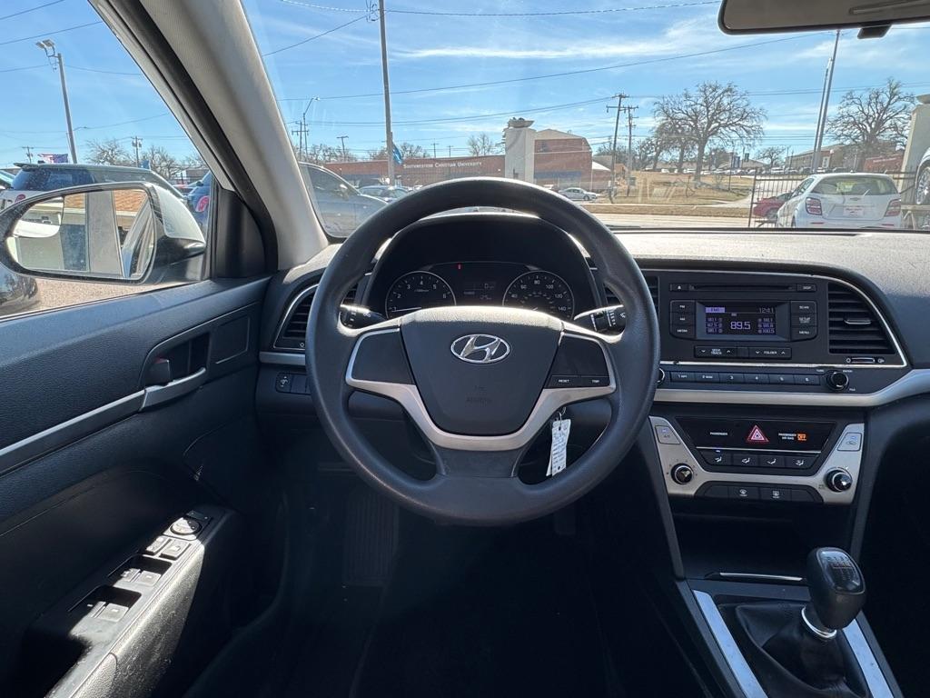 Hyundai Elantra SE 6AT 2018