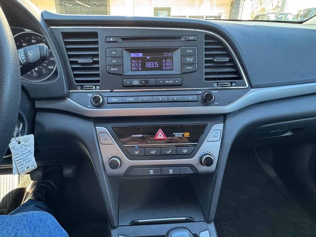 Hyundai Elantra SE 6AT 2018