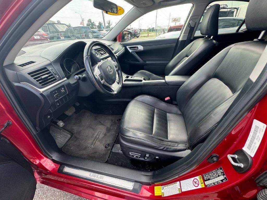 Lexus CT 200h Base 2012