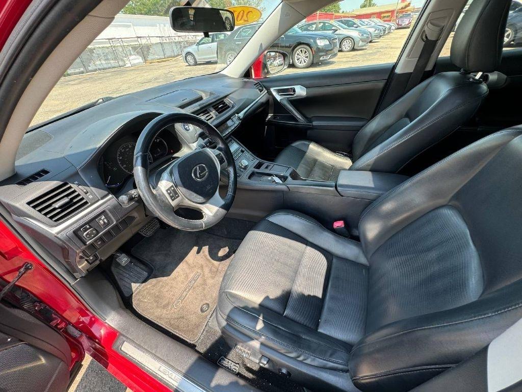 Lexus CT 200h Base 2012