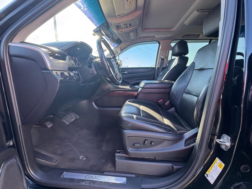 GMC Yukon XL SLT 1/2 Ton 4WD 2015