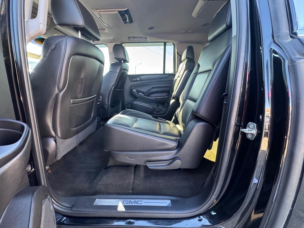 GMC Yukon XL SLT 1/2 Ton 4WD 2015