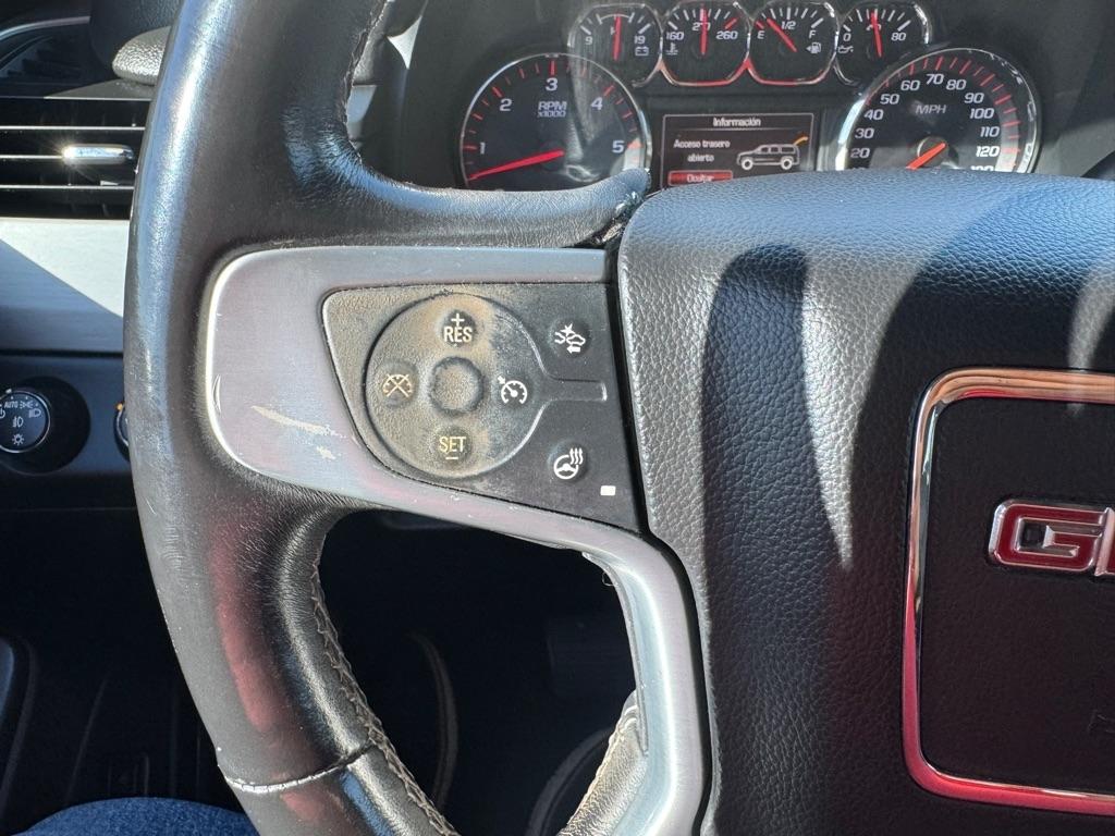 GMC Yukon XL SLT 1/2 Ton 4WD 2015