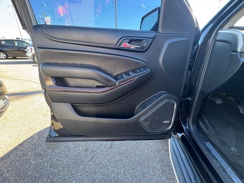 GMC Yukon XL SLT 1/2 Ton 4WD 2015