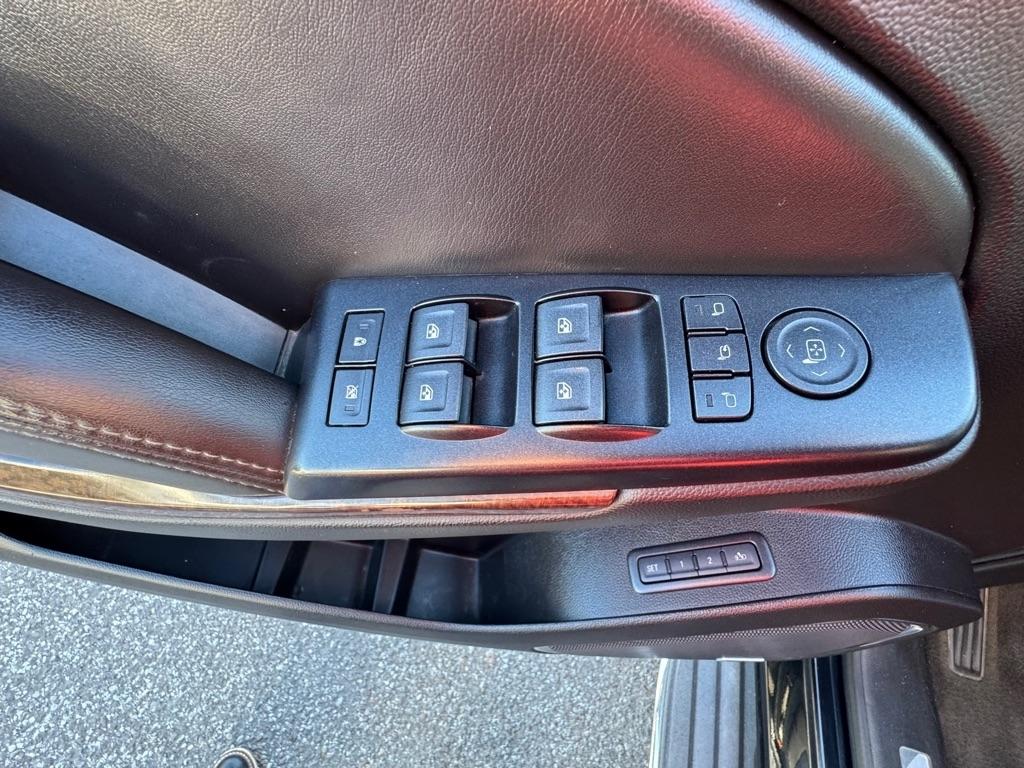 GMC Yukon XL SLT 1/2 Ton 4WD 2015