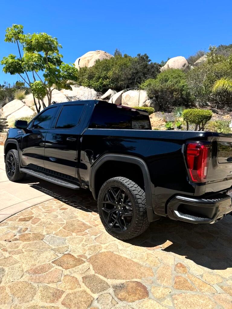 GMC Sierra 1500 AT4 Crew Cab 4WD 2024