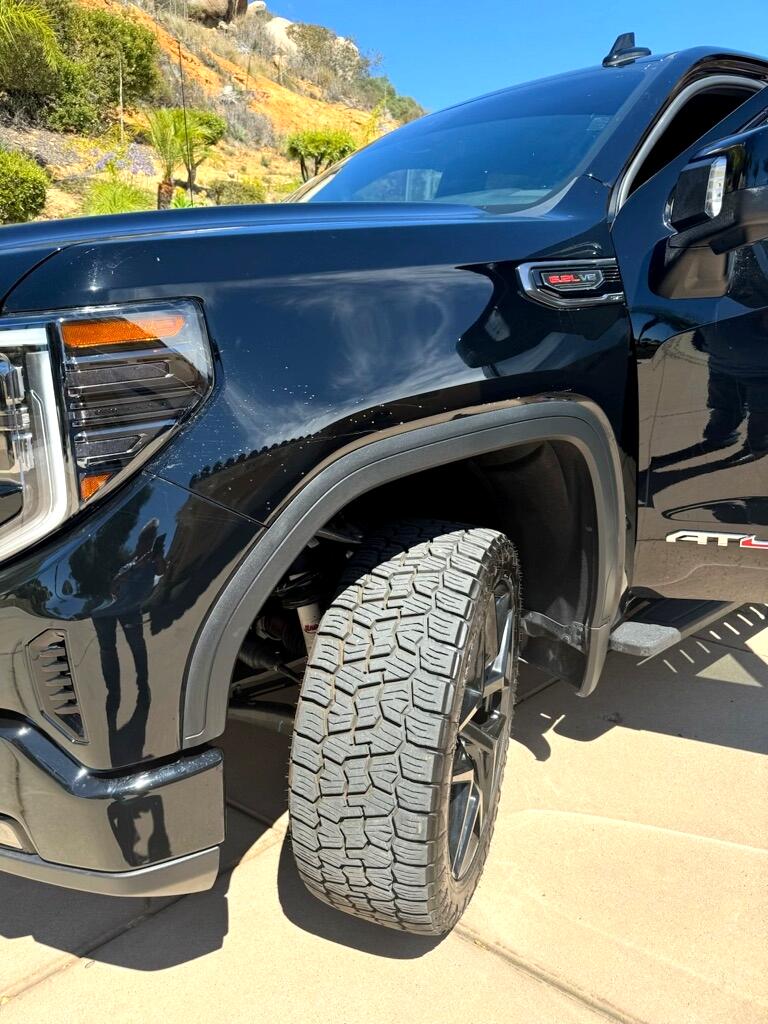 GMC Sierra 1500 AT4 Crew Cab 4WD 2024