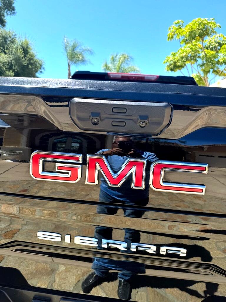GMC Sierra 1500 AT4 Crew Cab 4WD 2024
