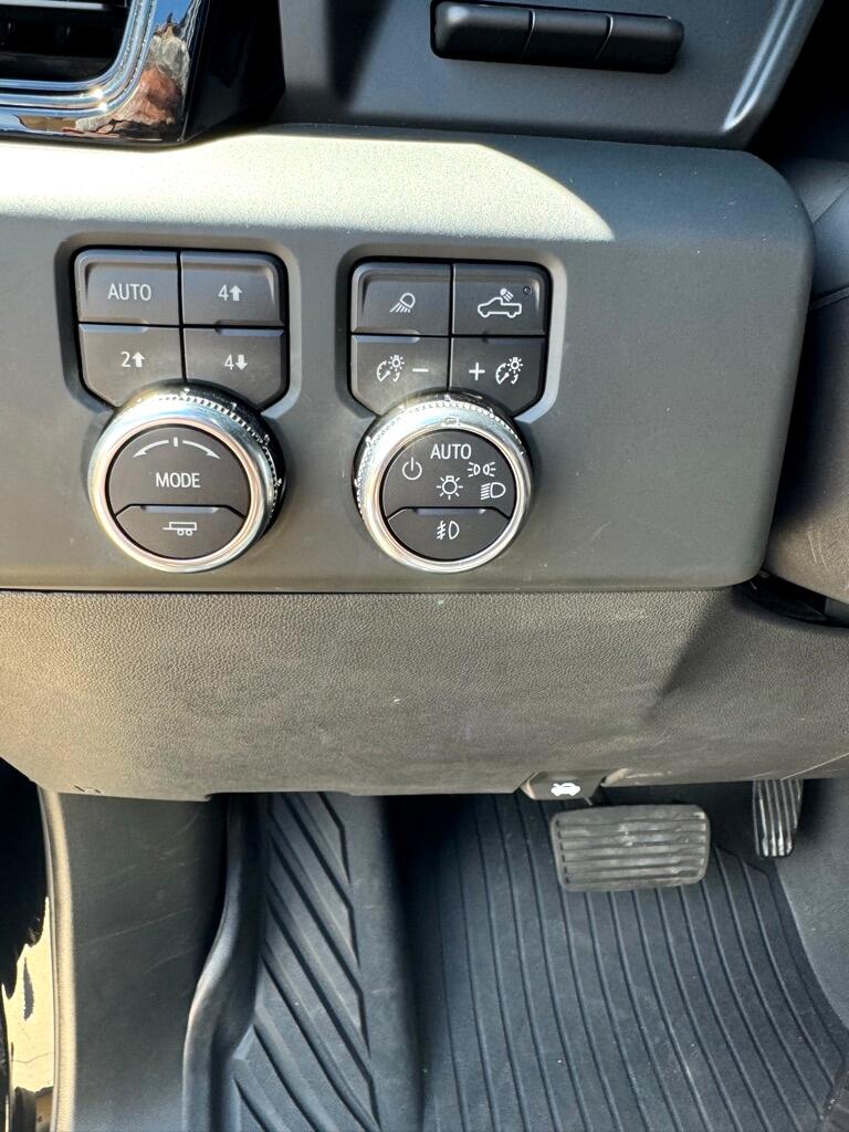 GMC Sierra 1500 AT4 Crew Cab 4WD 2024