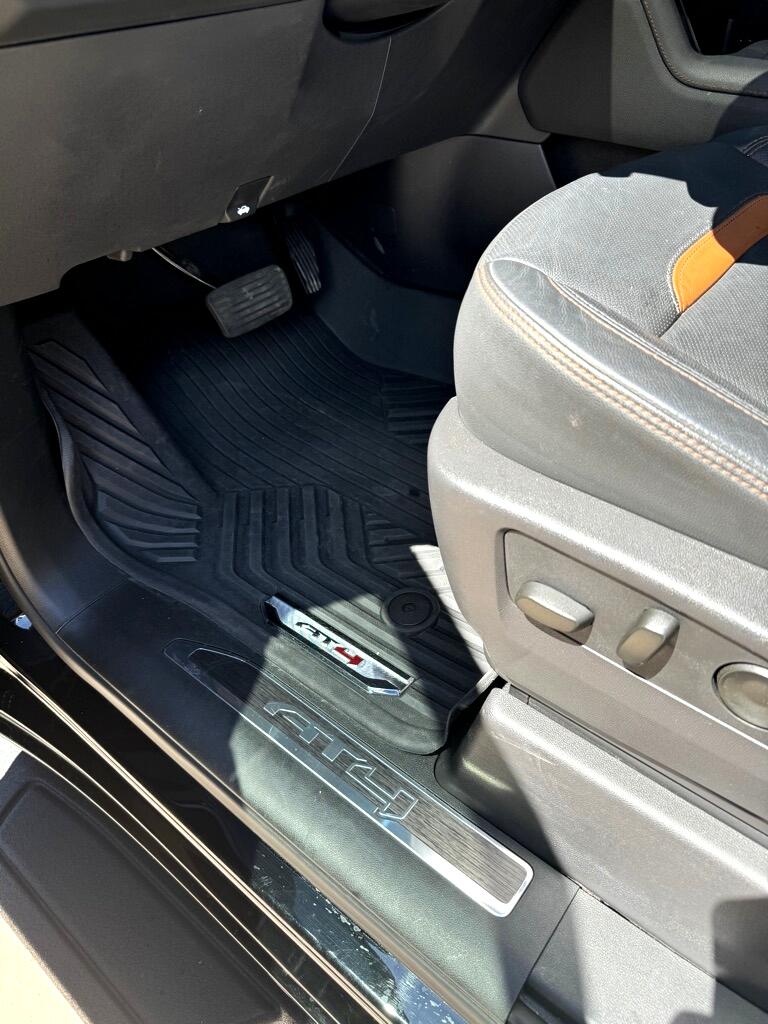 GMC Sierra 1500 AT4 Crew Cab 4WD 2024
