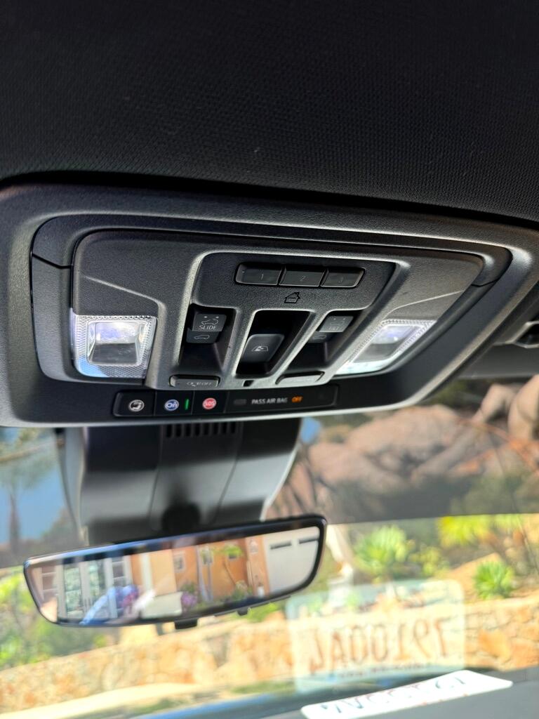 GMC Sierra 1500 AT4 Crew Cab 4WD 2024