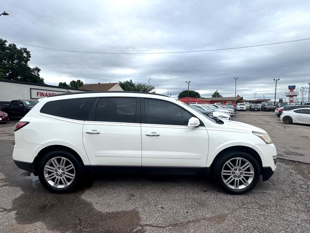 2015 Chevrolet Traverse 1LT photo 4