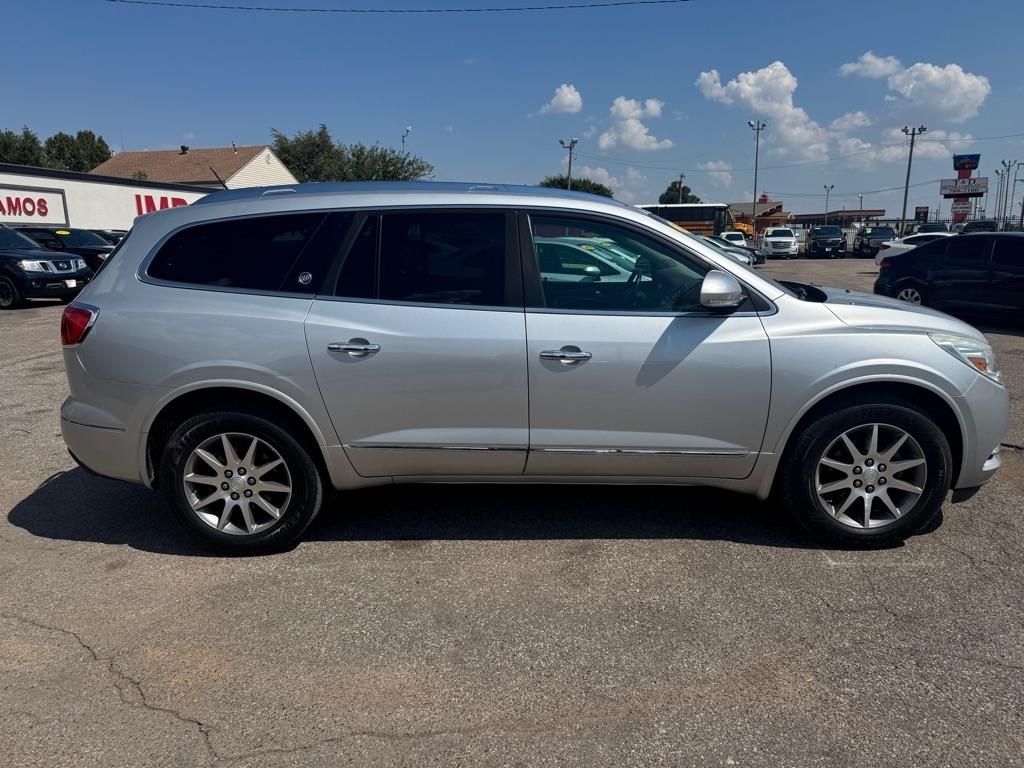 Buick Enclave FWD 4dr Leather 2017
