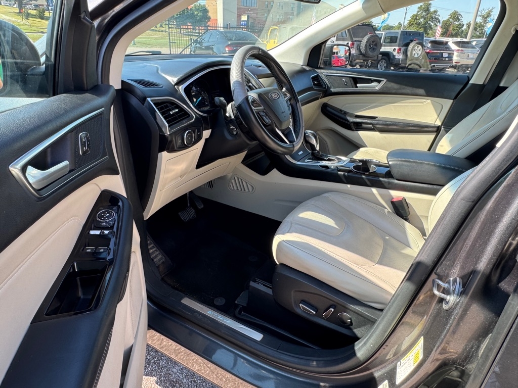 2018 Ford Edge Titanium photo 7