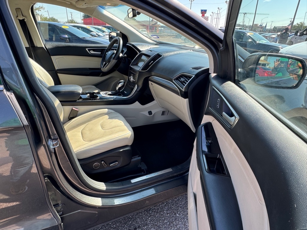 2018 Ford Edge Titanium photo 9