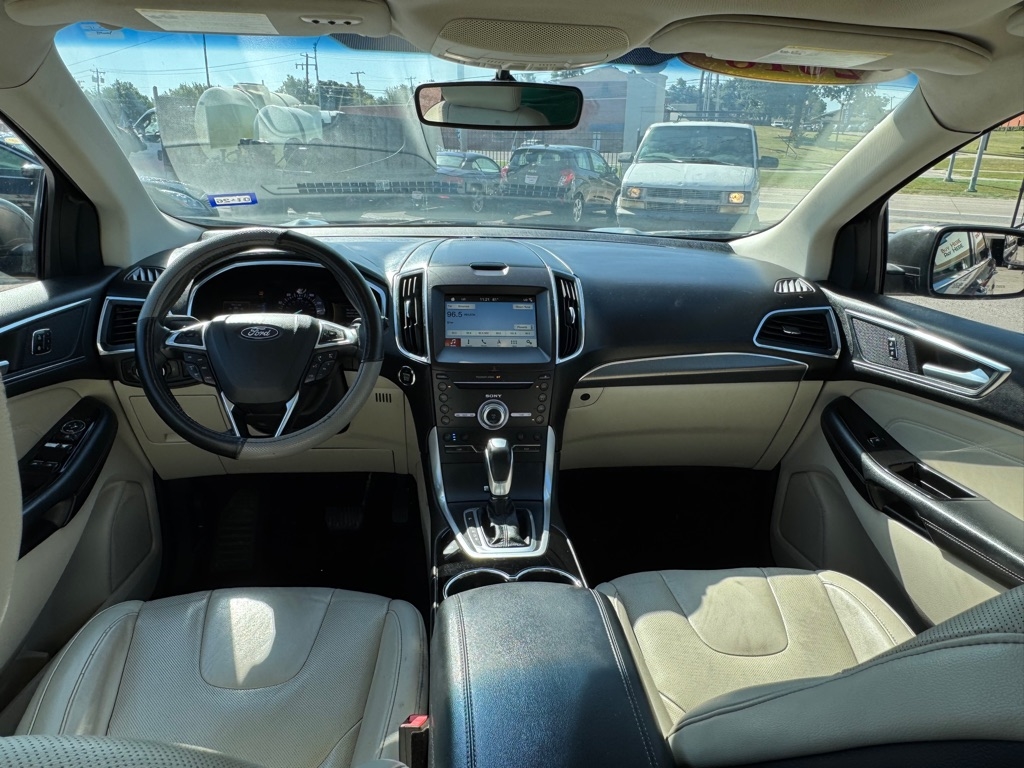 2018 Ford Edge Titanium photo 11