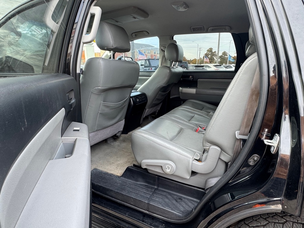 Toyota Sequoia SR5 4.7L 2WD 2009