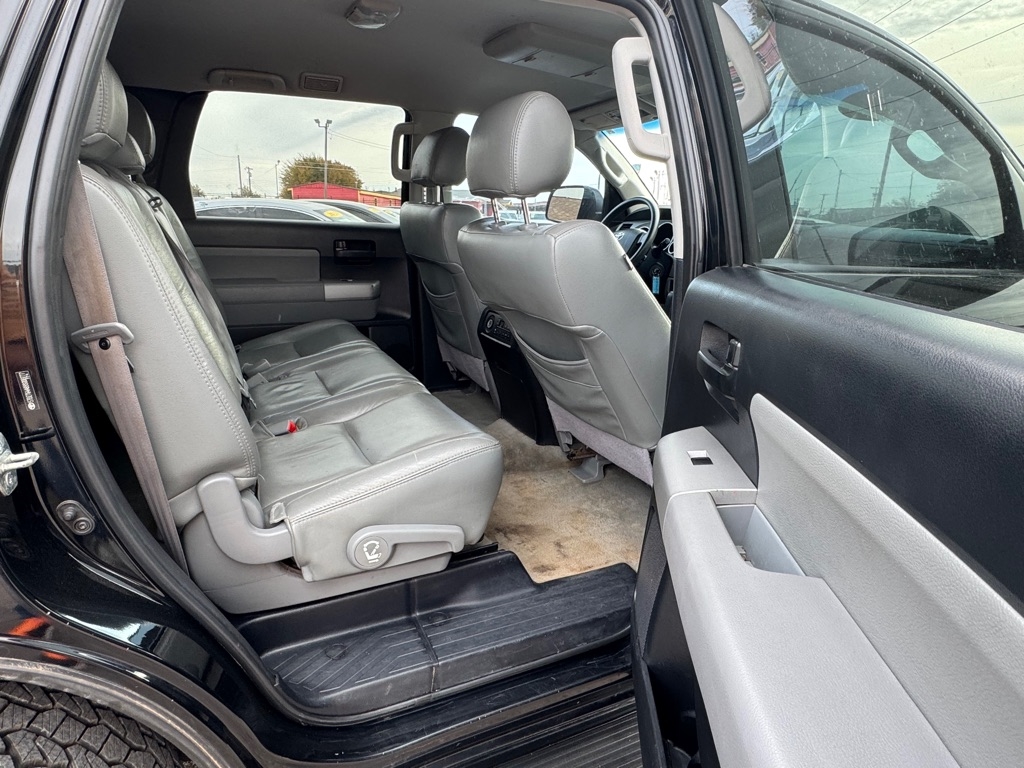 Toyota Sequoia SR5 4.7L 2WD 2009