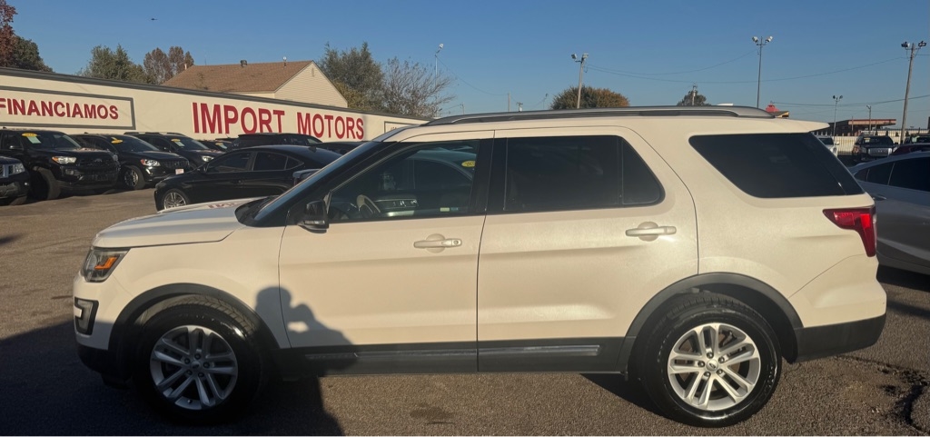 2016 Ford Explorer XLT photo 4