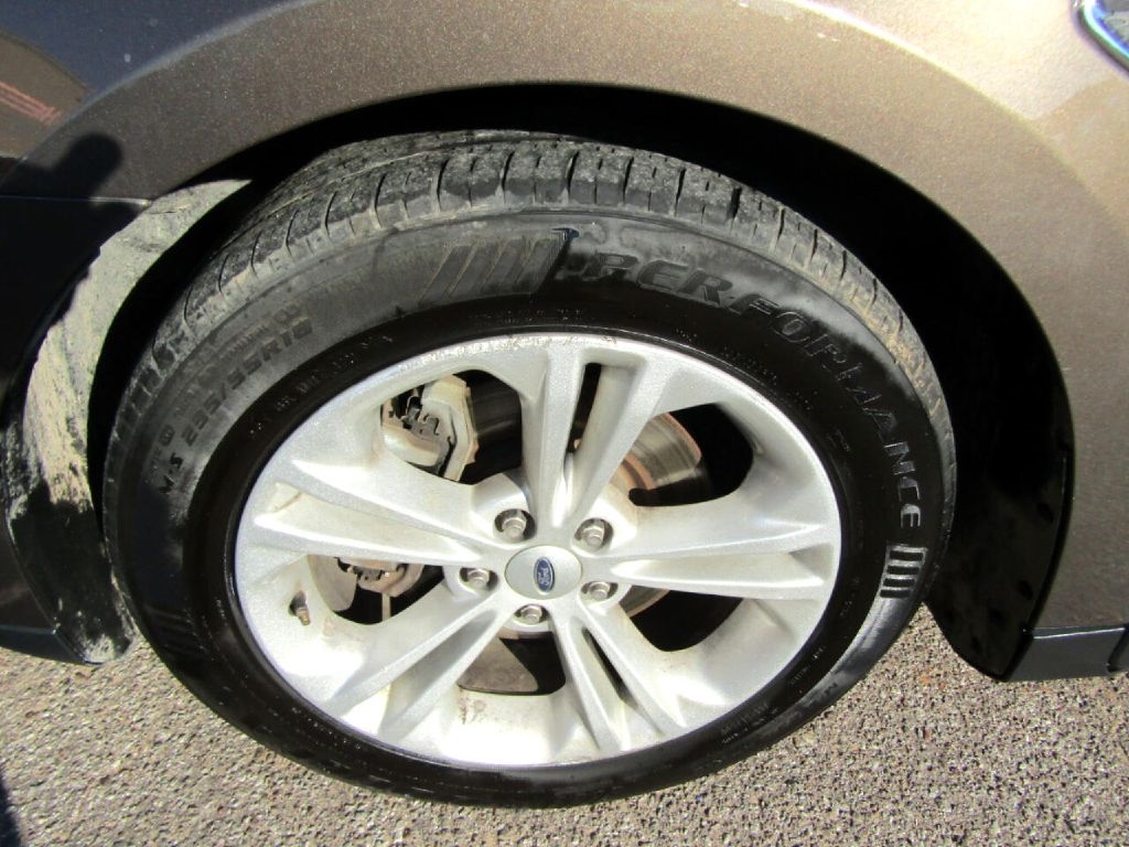 Ford Taurus SE FWD 2016