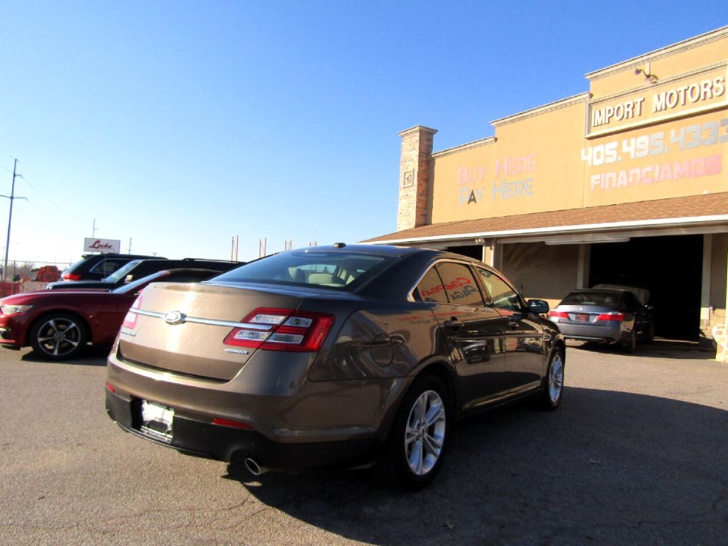 Ford Taurus SE FWD 2016