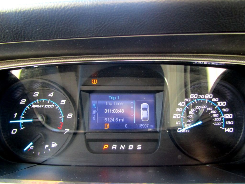 Ford Taurus SE FWD 2016