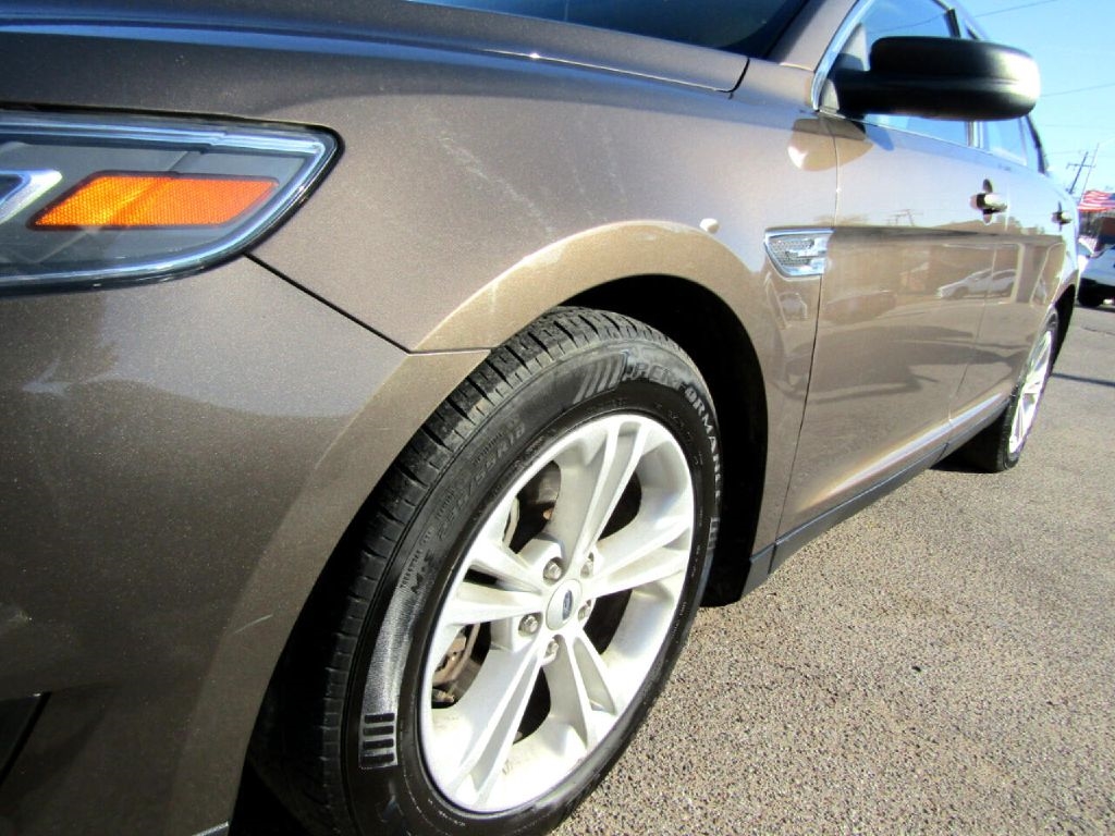 Ford Taurus SE FWD 2016