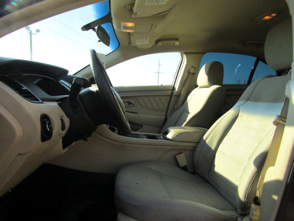 Ford Taurus SE FWD 2016