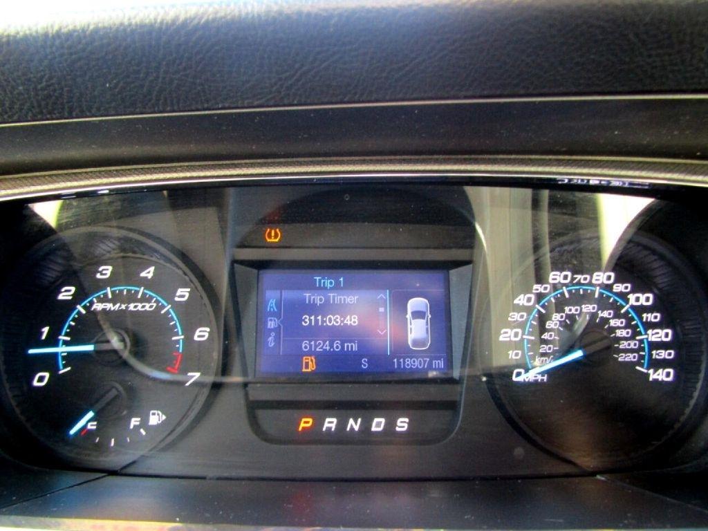 Ford Taurus SE FWD 2016