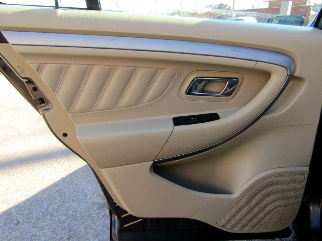 Ford Taurus SE FWD 2016