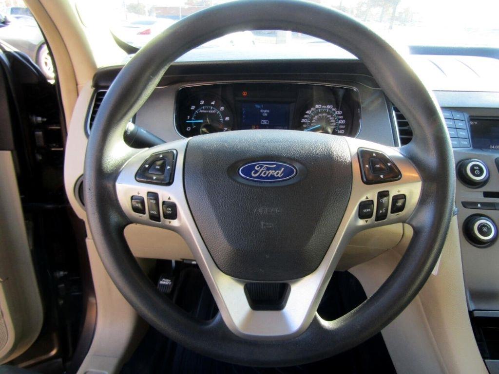 Ford Taurus SE FWD 2016