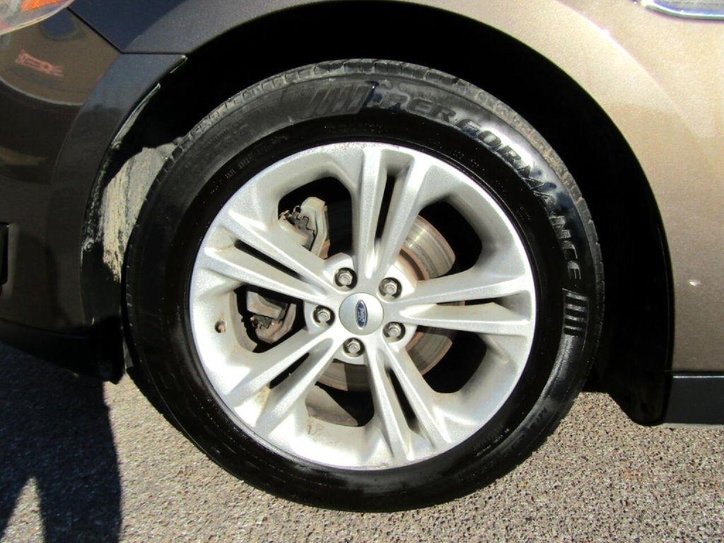 Ford Taurus SE FWD 2016