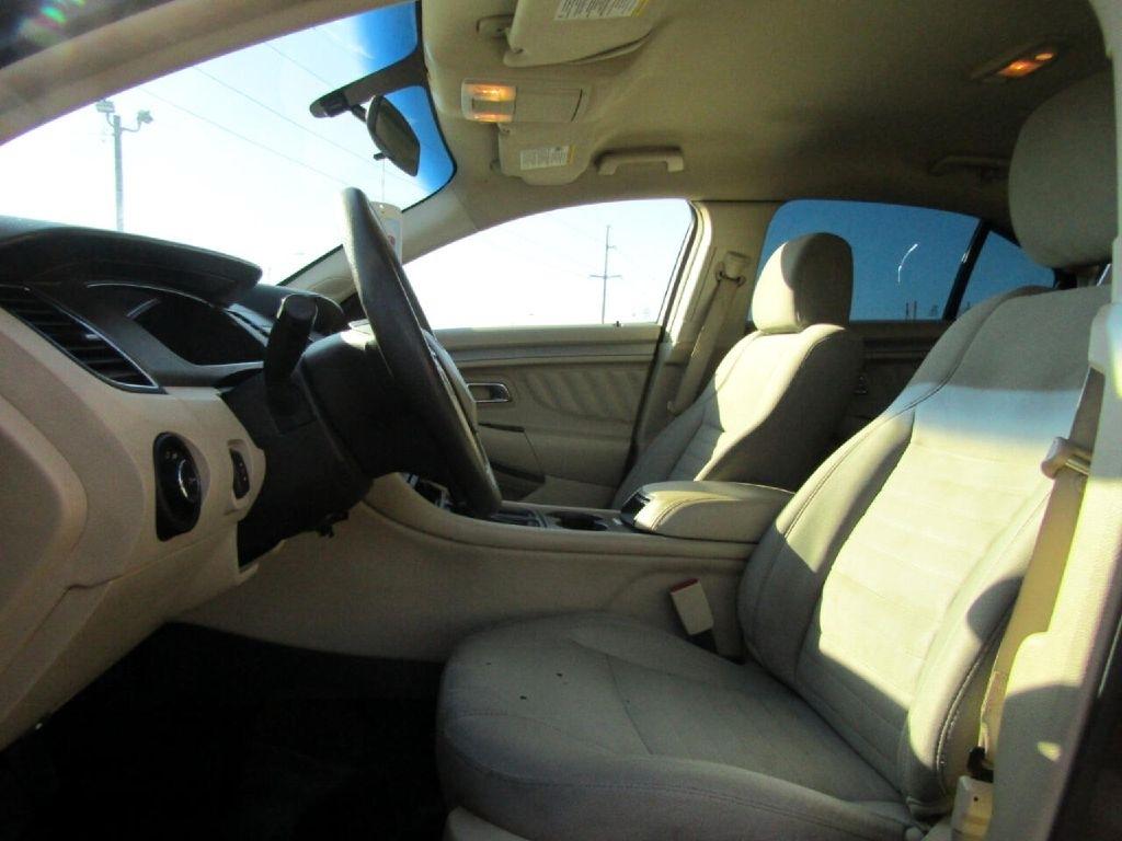 Ford Taurus SE FWD 2016