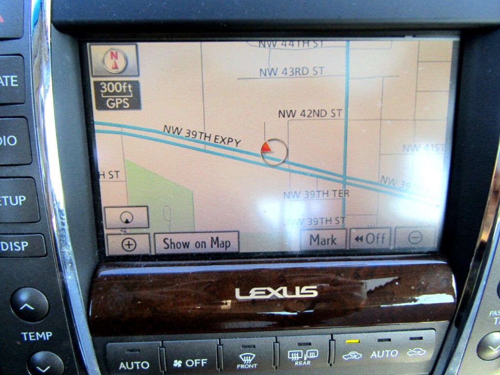 Lexus ES 350 Sedan 2011