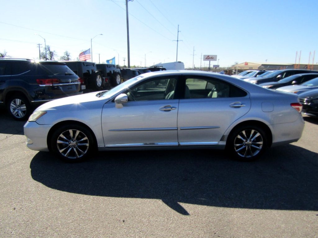 Lexus ES 350 Sedan 2011