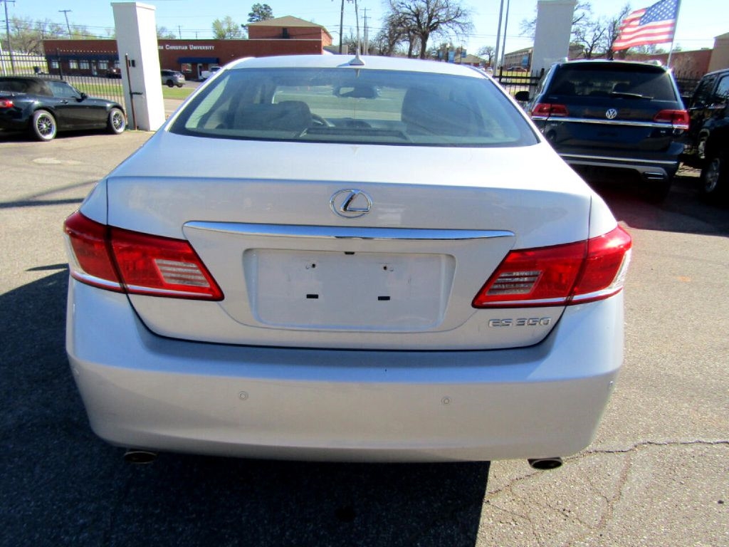 Lexus ES 350 Sedan 2011