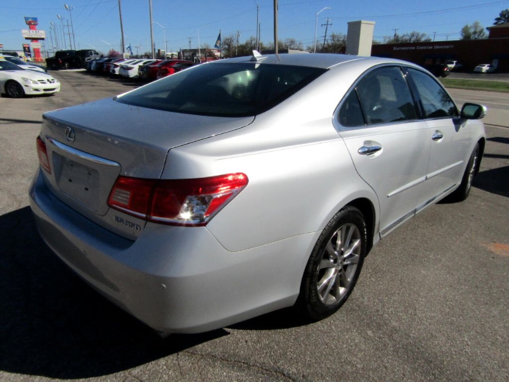 Lexus ES 350 Sedan 2011