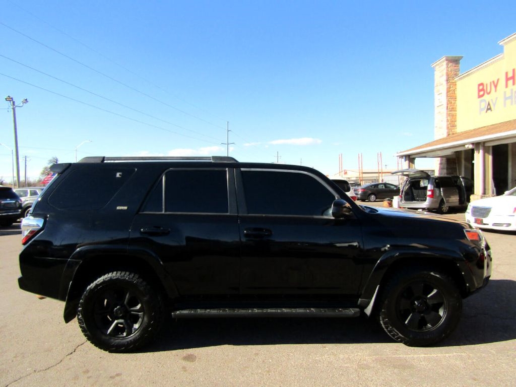 Toyota 4Runner SR5 2WD 2016