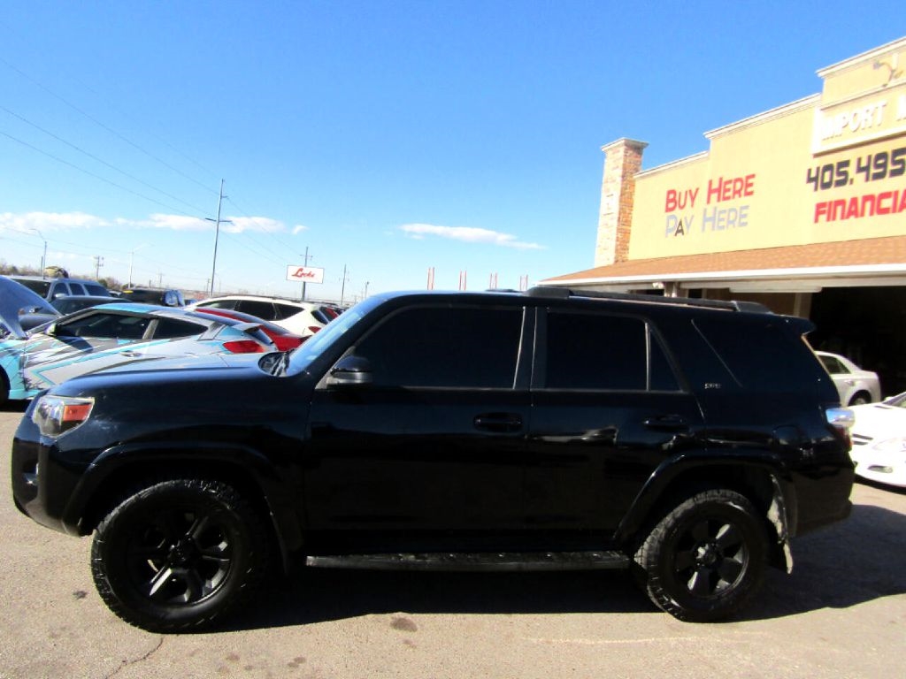 Toyota 4Runner SR5 2WD 2016