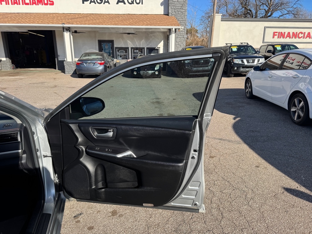 Toyota Camry LE 2017